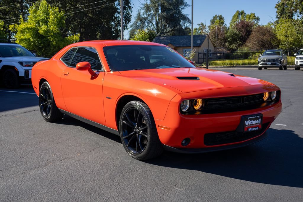 Used 2018 Dodge Challenger R/T w/ Driver Convenience Group RWD image 5