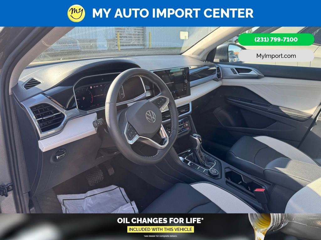 Used 2025 Volkswagen Taos SEL w/ Black Wheel Plus Package AWD/4WD image 10