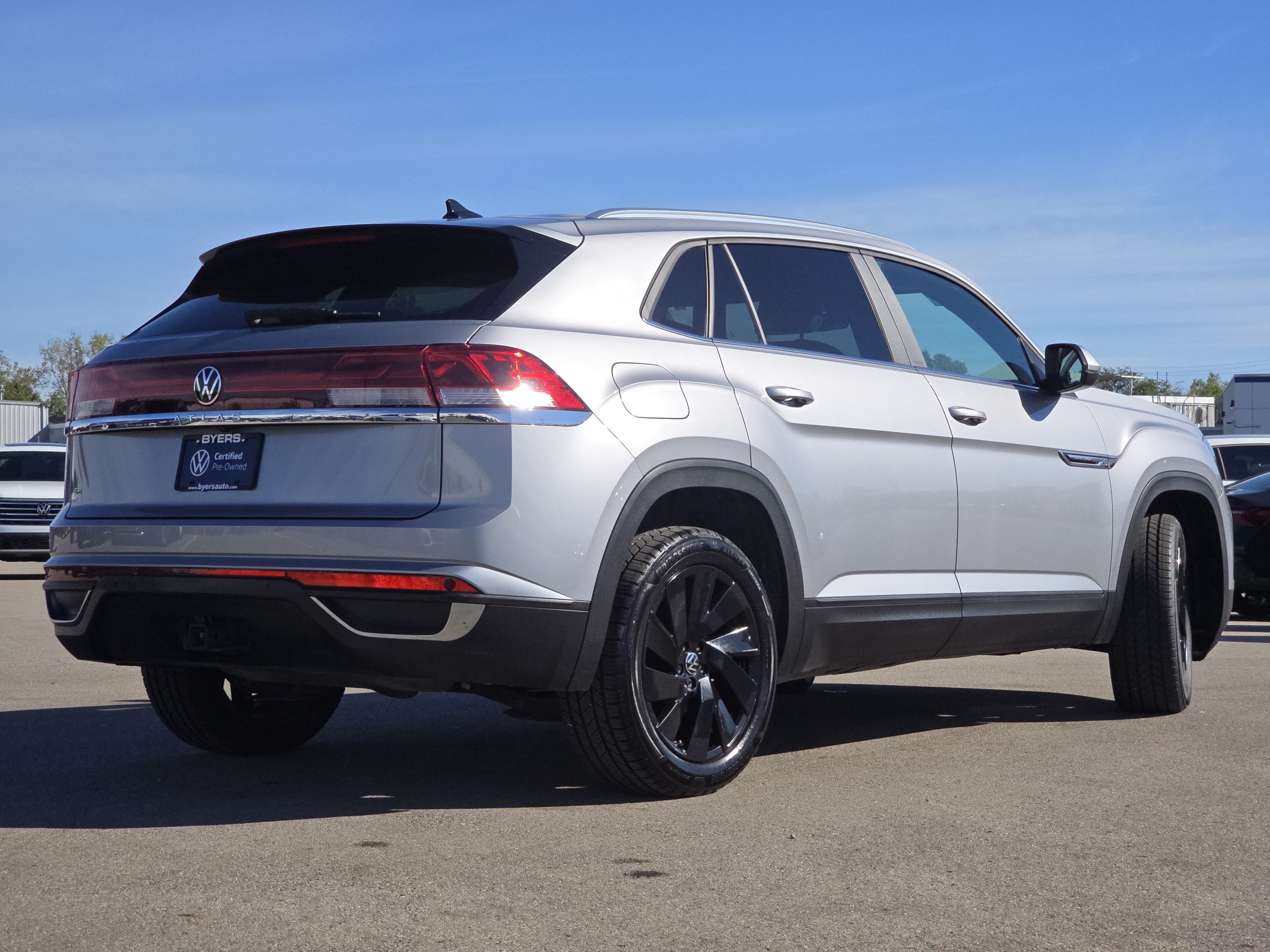 Used 2024 Volkswagen Atlas Cross Sport SE FWD image 7