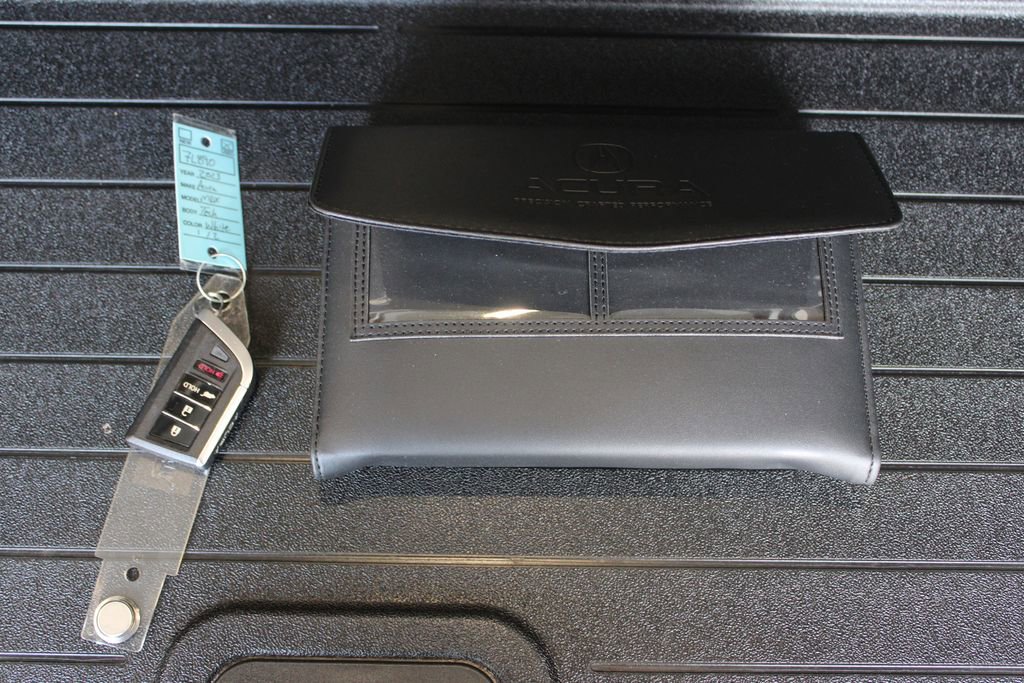 Used 2023 Acura MDX SH-AWD w/ Technology Package image 31