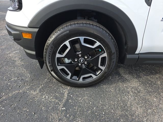 Used 2023 Ford Bronco Sport Outer Banks image 9