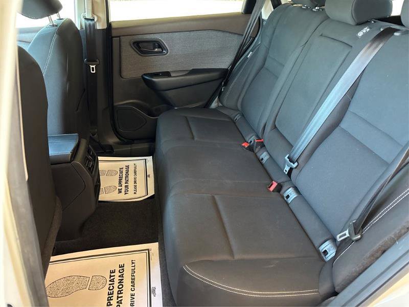 Used 2023 Nissan Rogue S image 26