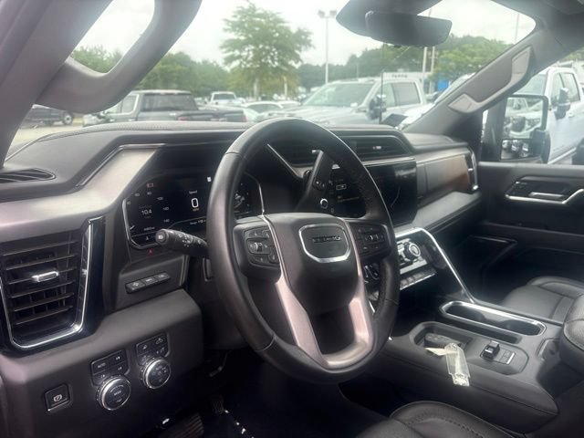 Used 2025 GMC Sierra 2500 Denali w/ Denali Reserve Package AWD/4WD image 17