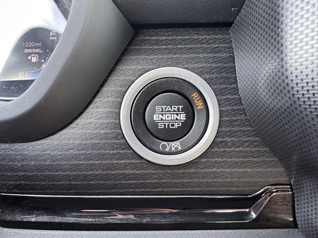 Used 2024 RAM 2500 Limited image 28