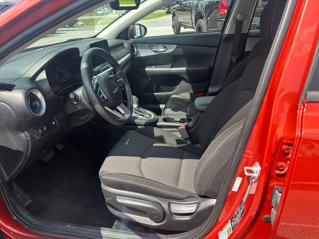Certified 2024 Kia Forte LXS w/ LXS Technology Package FWD image 9