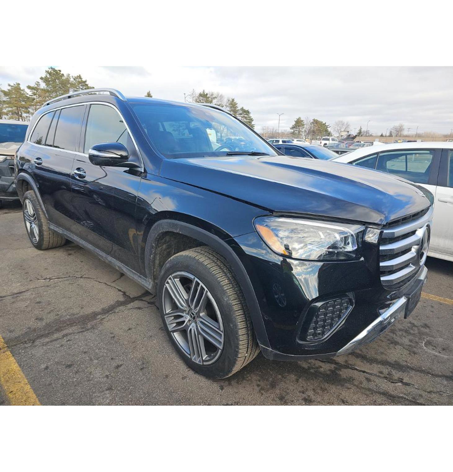 Used 2025 Mercedes-Benz GLS 450 4MATIC video 3