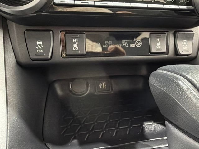 Used 2025 Toyota RAV4 XLE w/ Convenience Package AWD/4WD image 37