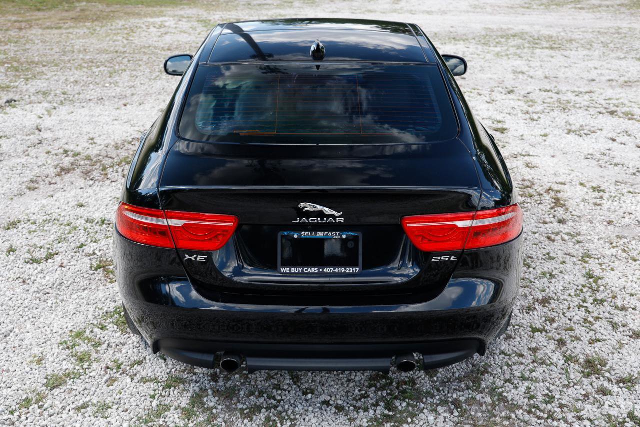 Used 2018 Jaguar XE Premium RWD image 9