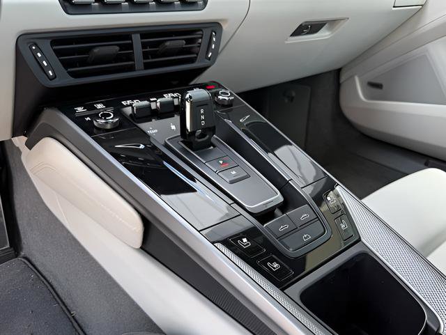 Used 2025 Porsche 911 Carrera image 22