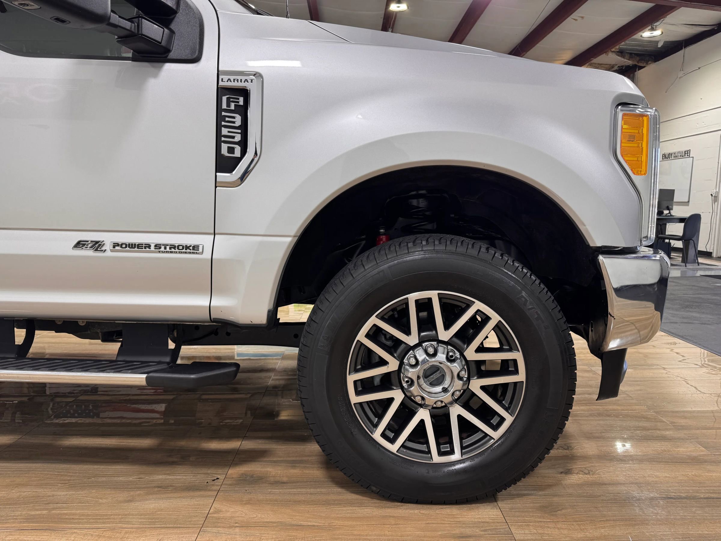 Used 2017 Ford F350 Lariat w/ Lariat Value Package image 4