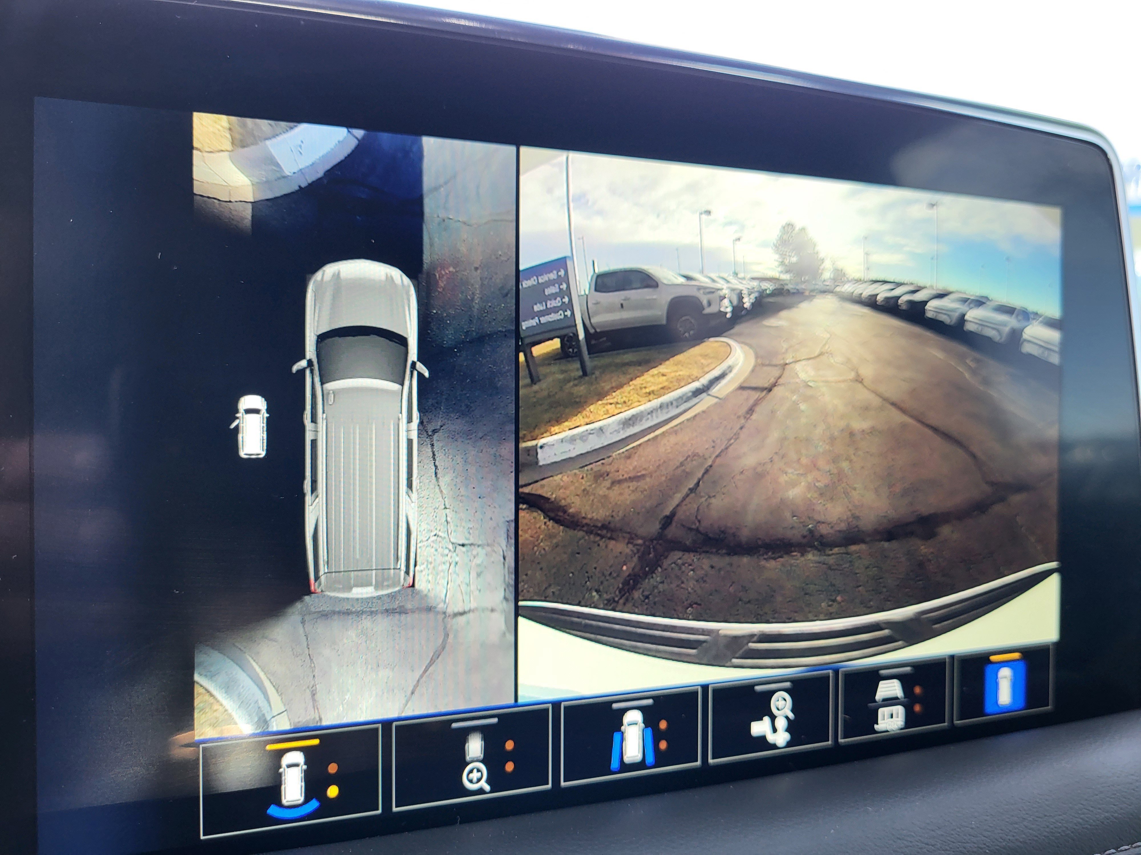 Certified 2023 Chevrolet Tahoe Z71 w/ Luxury Package image 27