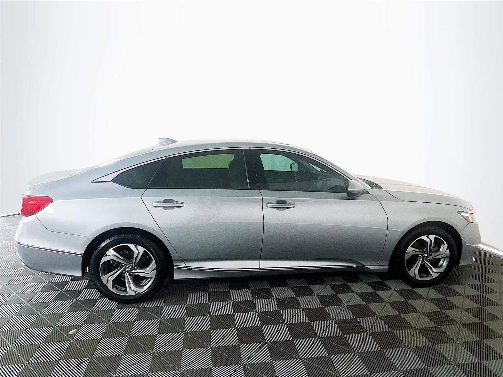 Used 2020 Honda Accord EX-L image 12