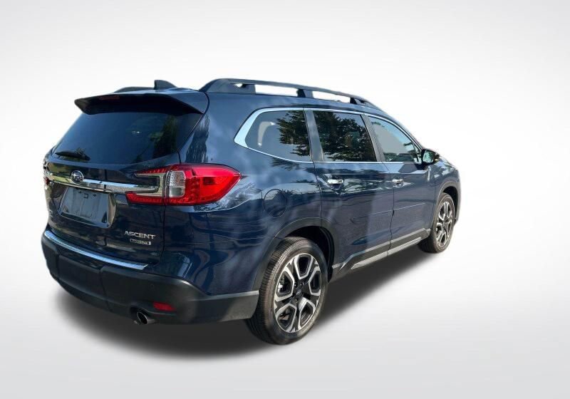 Used 2025 Subaru Ascent Touring AWD/4WD image 2