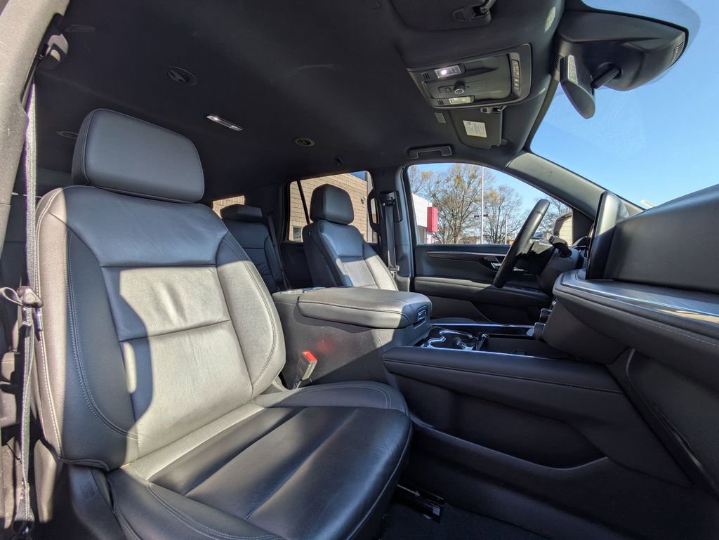 Used 2025 Chevrolet Tahoe Z71 AWD/4WD image 31