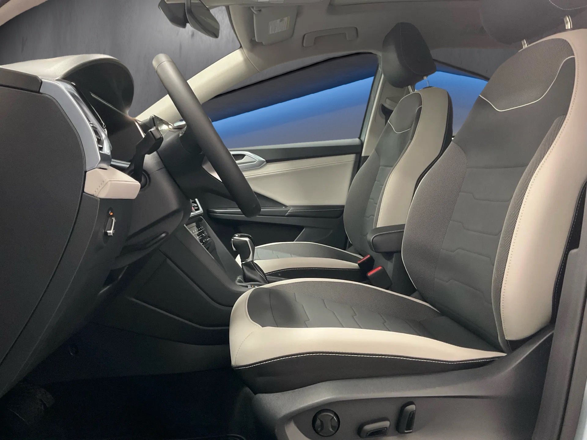 New 2026 Volkswagen Taos SE AWD/4WD image 4