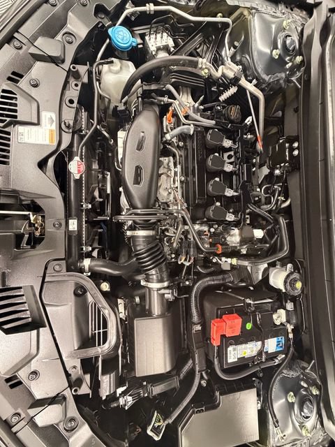Certified 2025 Honda Accord SE image 9