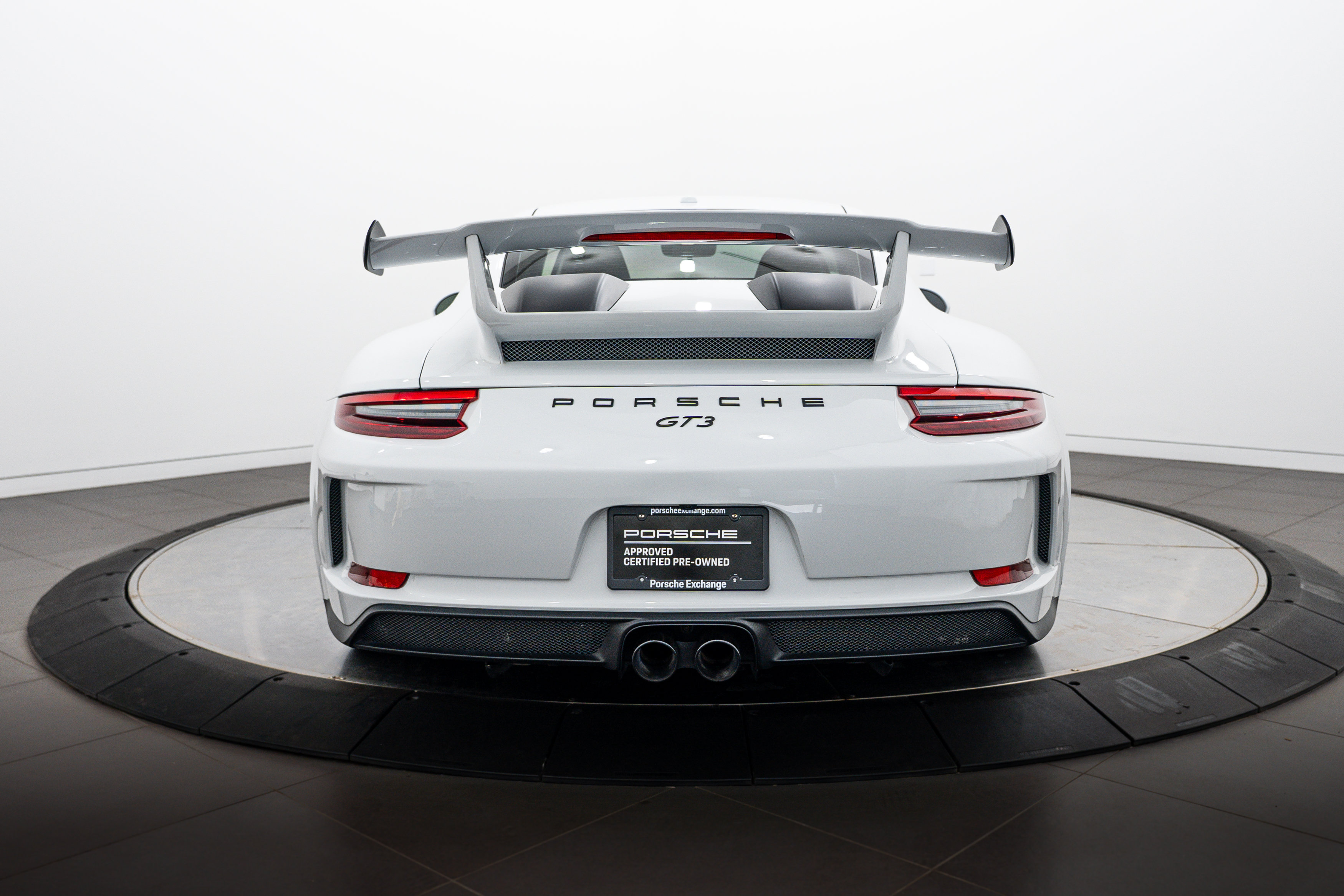 Certified 2018 Porsche 911 GT3 RWD image 6