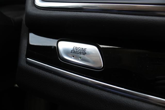 Used 2022 Buick Enclave Avenir w/ Avenir Technology Package image 17