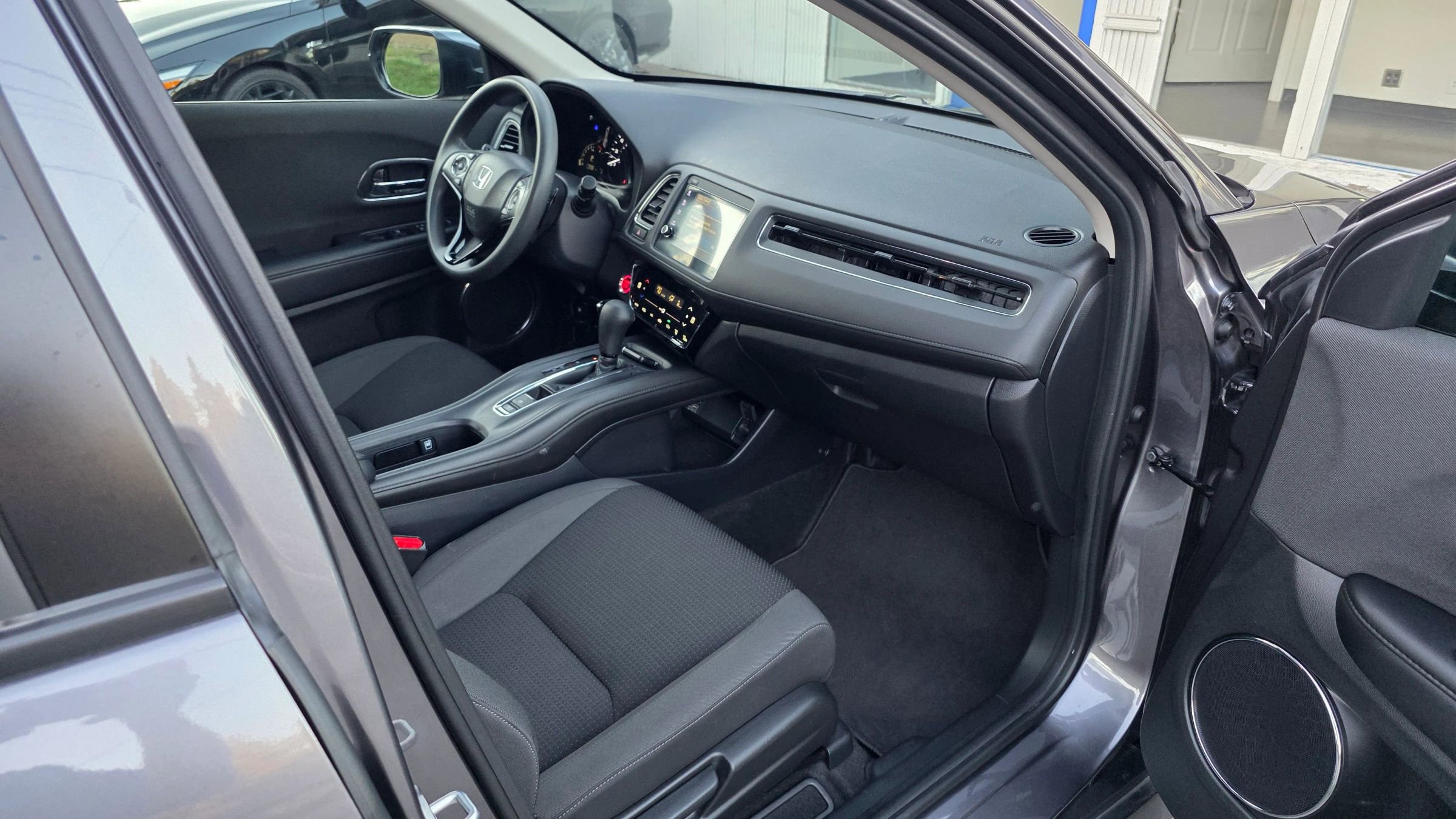 Used 2022 Honda HR-V EX image 12