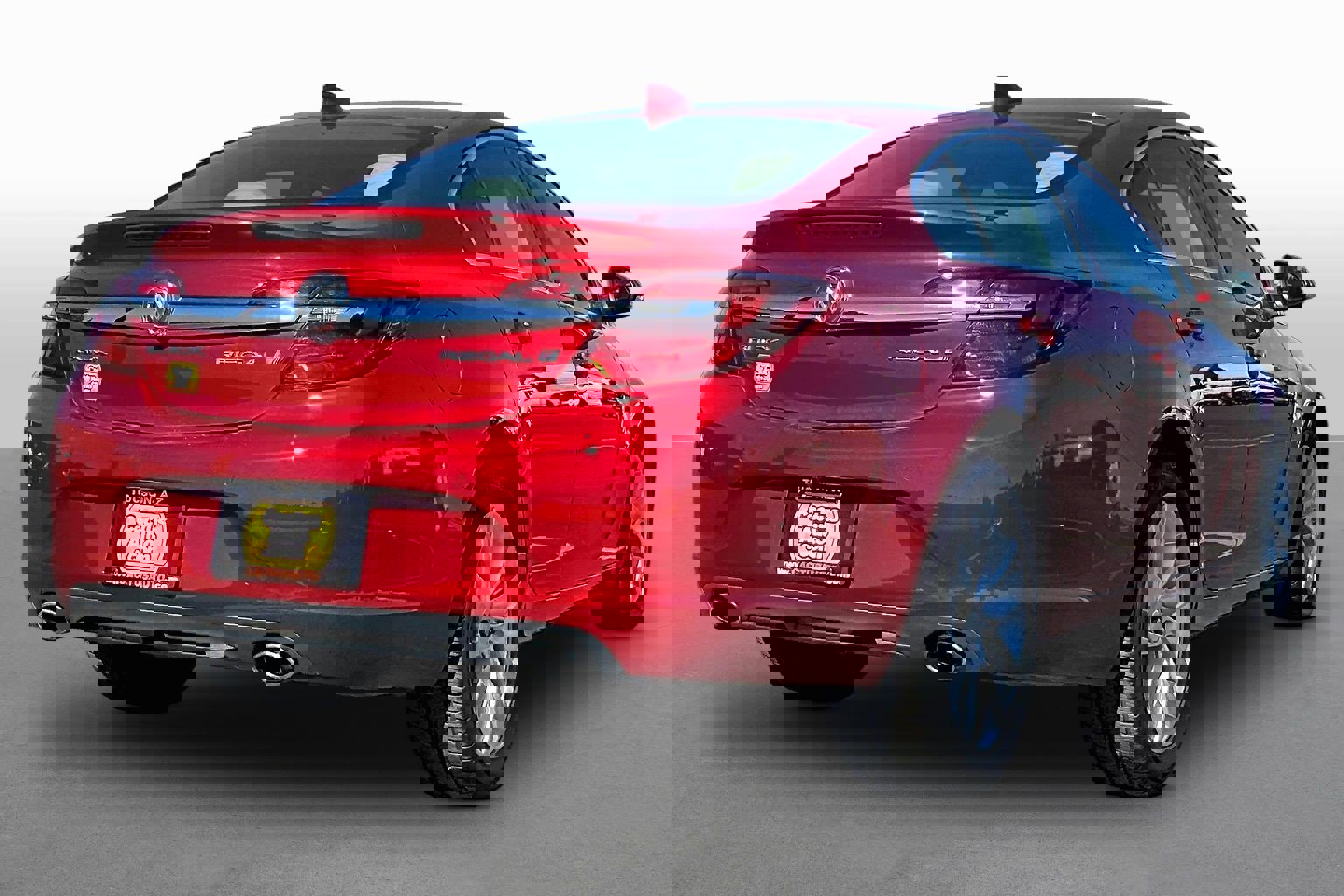 Used 2015 Buick Regal Premium w/ Experience Buick Package image 2