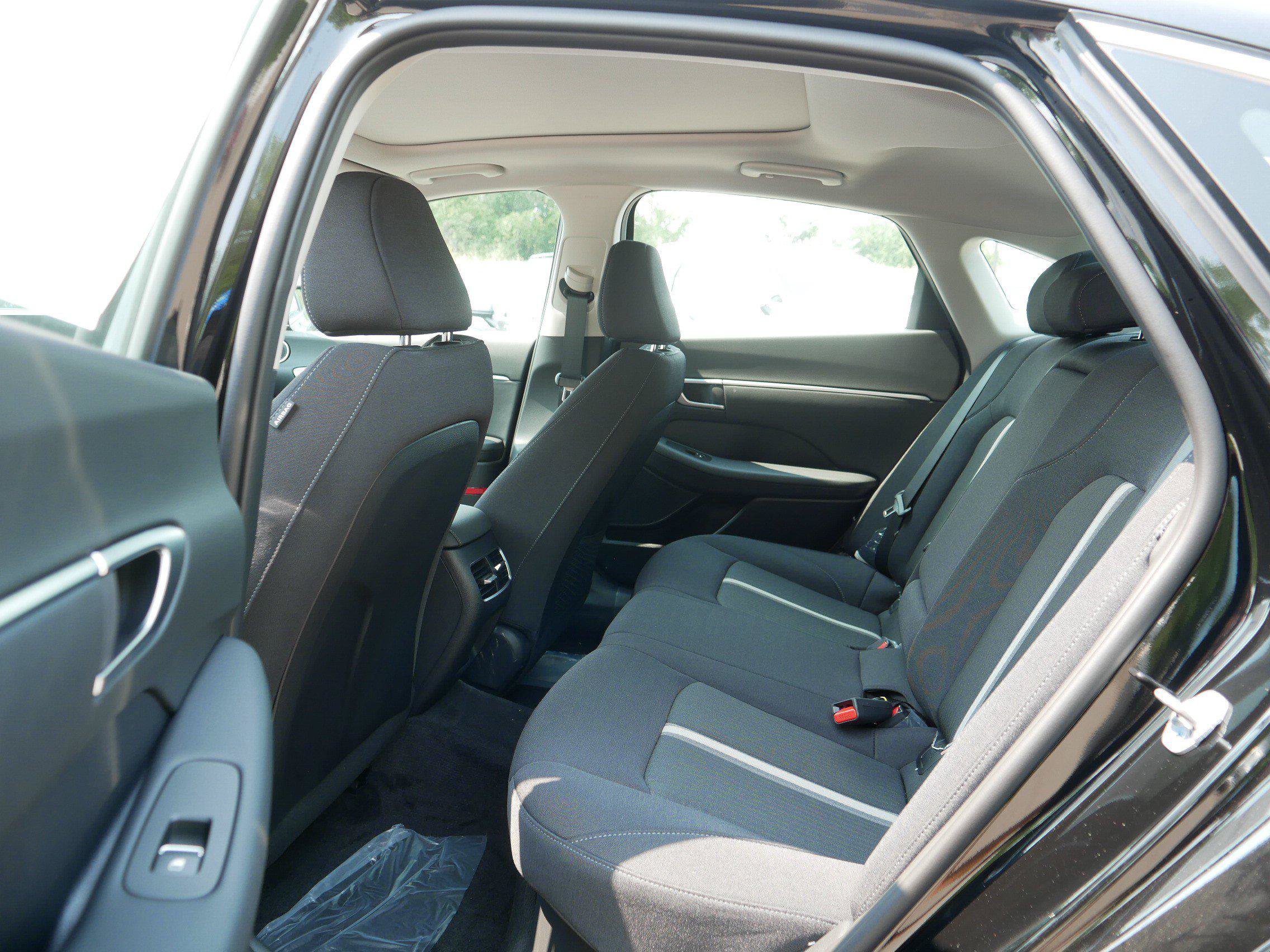 New 2026 Hyundai Sonata SEL FWD image 6