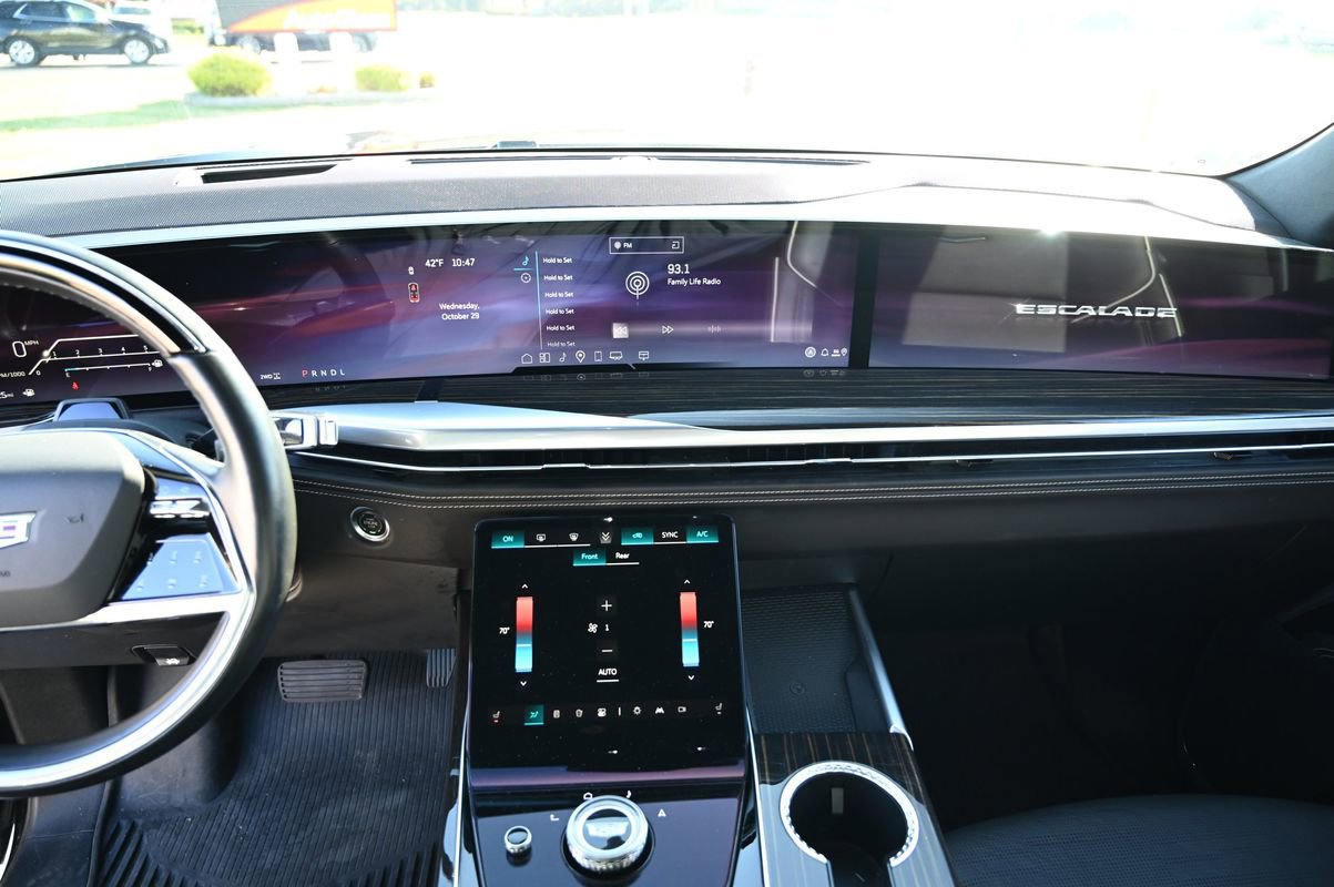 Used 2025 Cadillac Escalade Premium Luxury w/ LPO, Floor Liner Package image 26