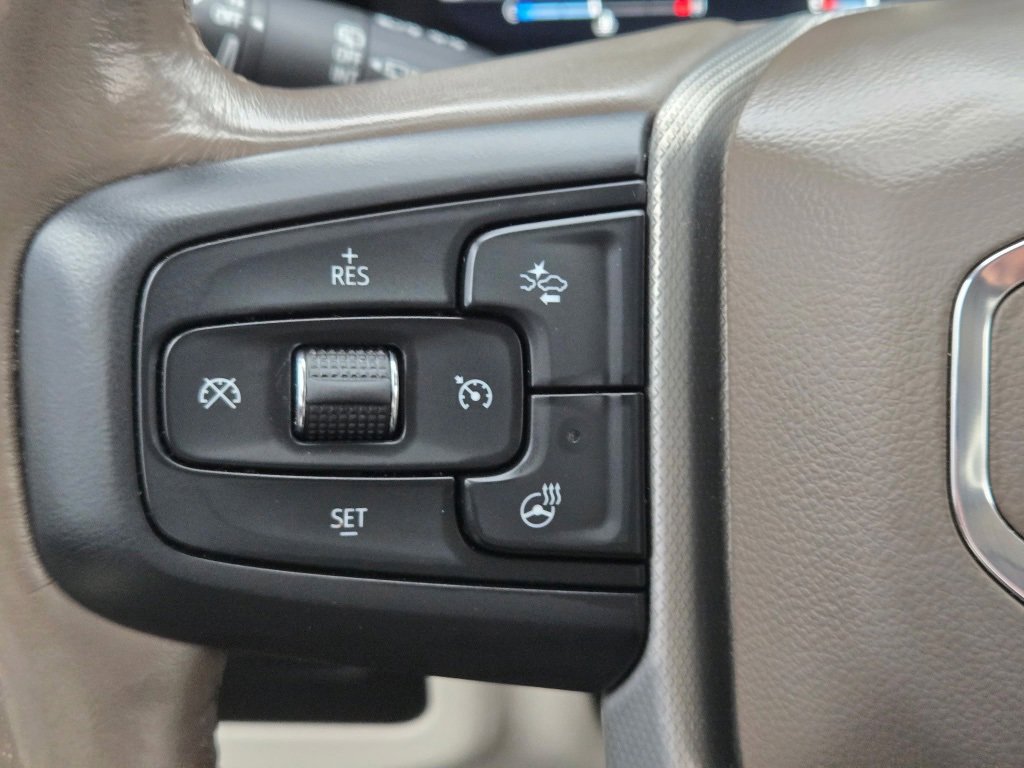 Used 2022 GMC Yukon XL Denali image 16