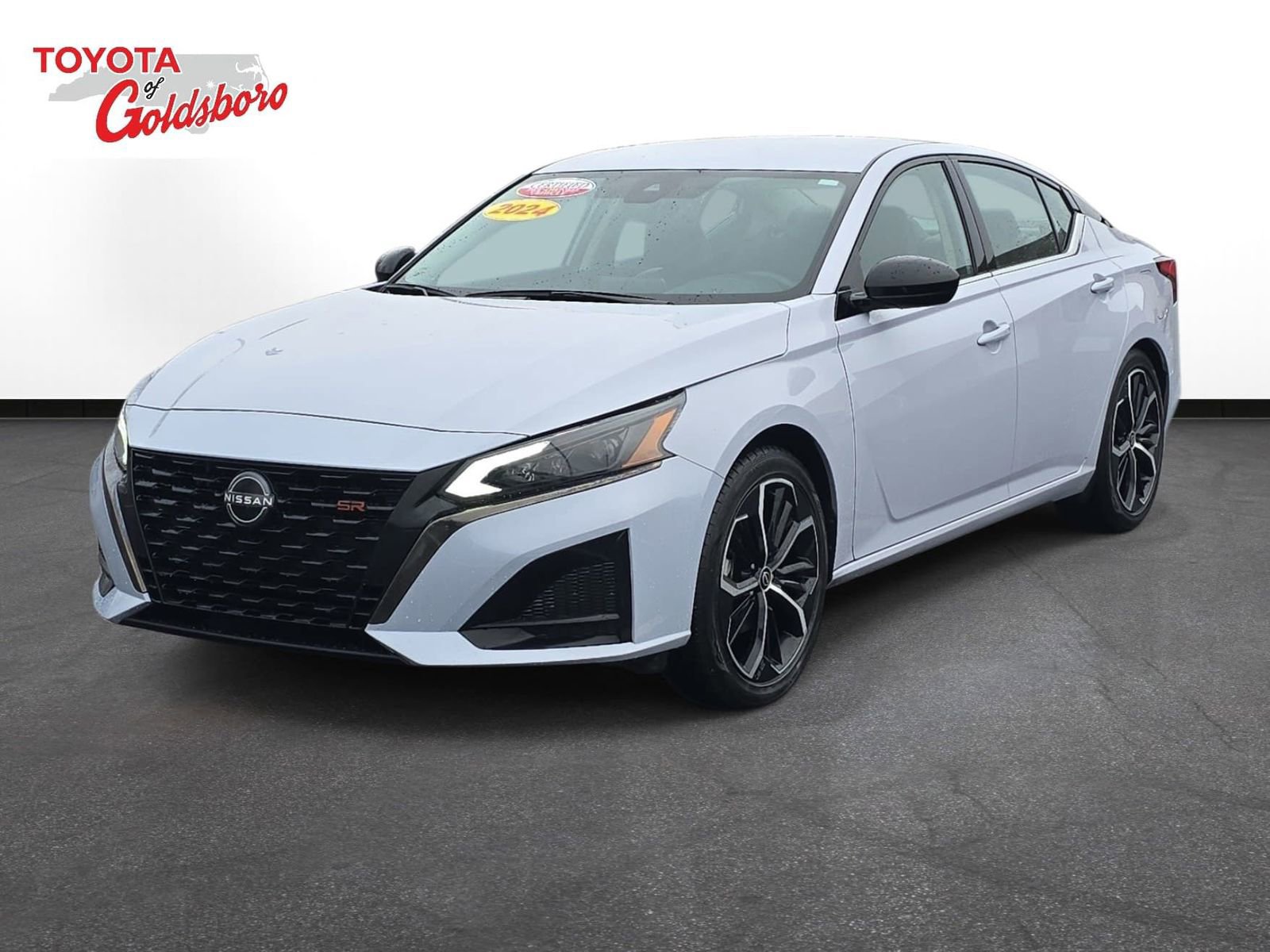 Used 2024 Nissan Altima 2.5 SR image 1