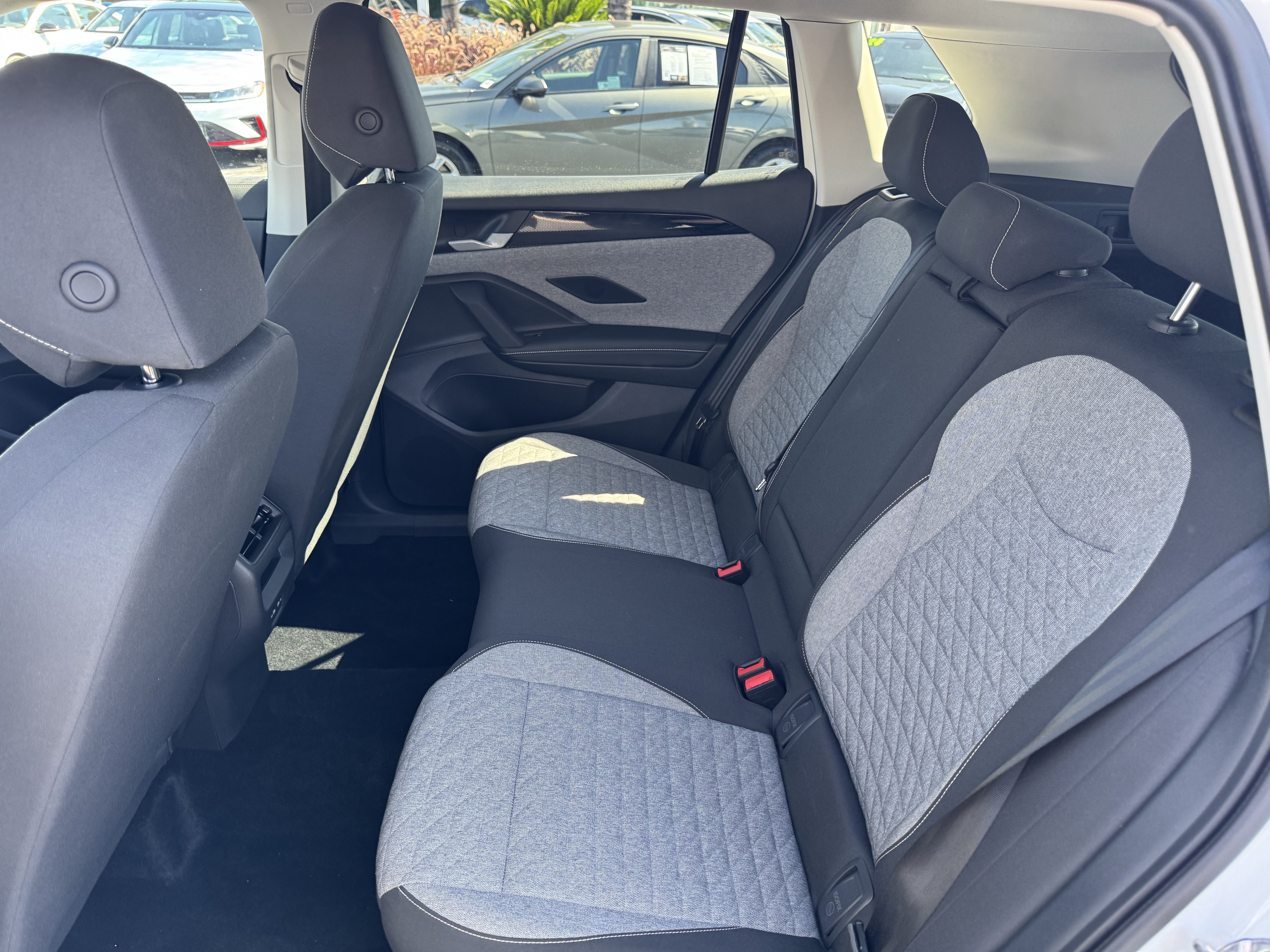 Certified 2025 Volkswagen Tiguan S FWD image 31