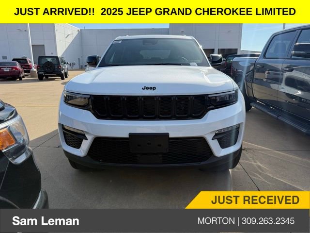 New 2025 Jeep Grand Cherokee Limited w/ Black Appearance Package image 2