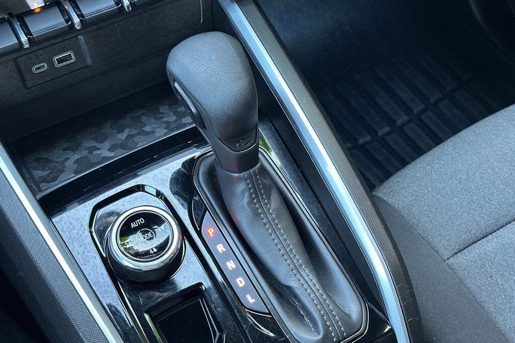 Used 2023 Chevrolet Colorado Trail Boss w/ Advanced Trailering Package image 20