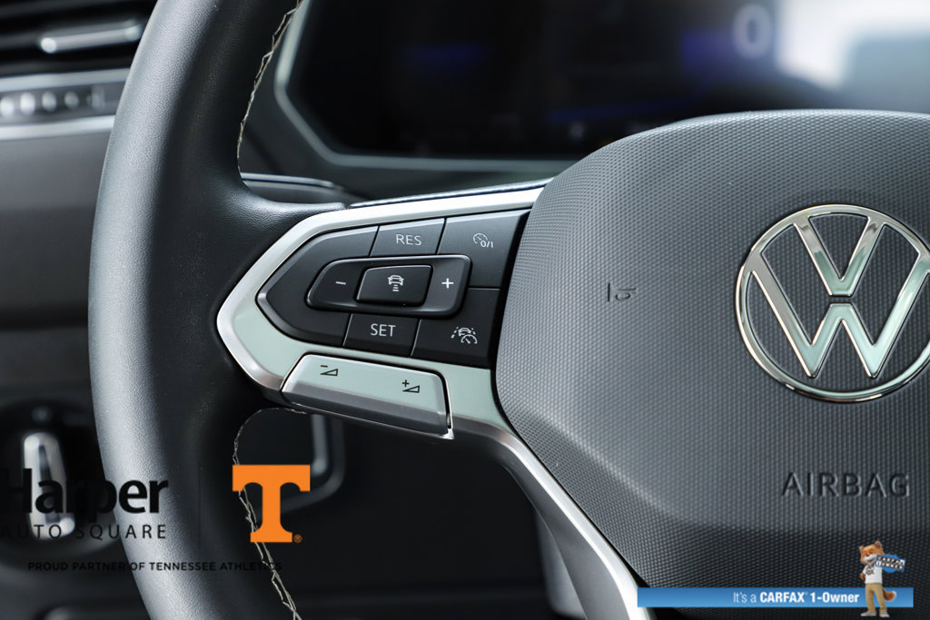 Used 2023 Volkswagen Tiguan SE w/ Panoramic Sunroof Package FWD image 21
