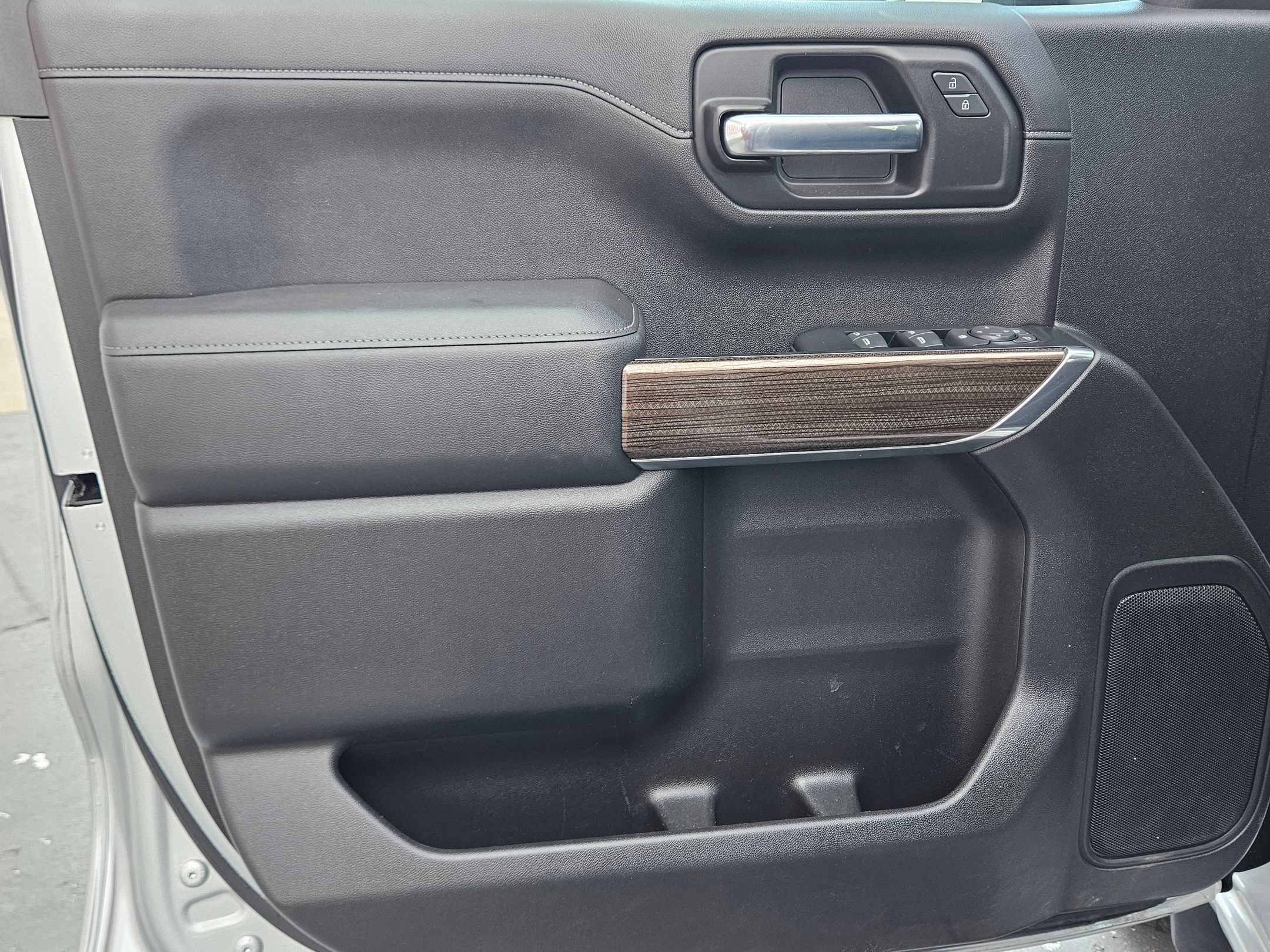 Used 2020 Chevrolet Silverado 1500 LT AWD/4WD image 17