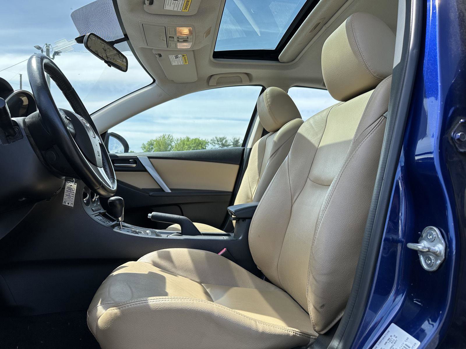 Used 2012 MAZDA MAZDA3 i Grand Touring w/ Tech Pkg FWD image 11