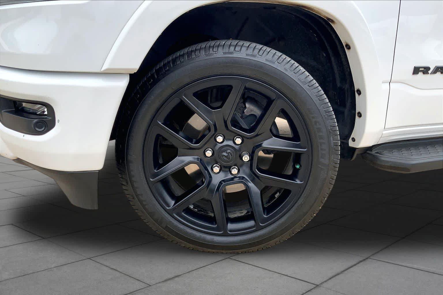 Used 2022 RAM 1500 Laramie AWD/4WD image 11