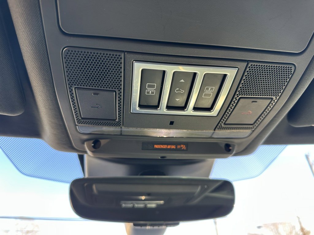 Used 2019 Land Rover Discovery HSE image 34