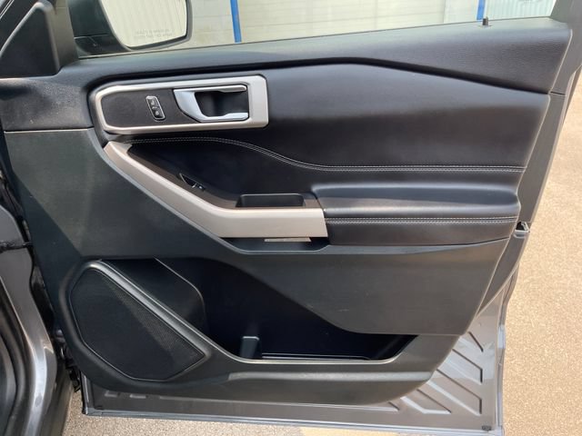 Used 2024 Ford Explorer XLT w/ Equipment Group 202A AWD/4WD image 43