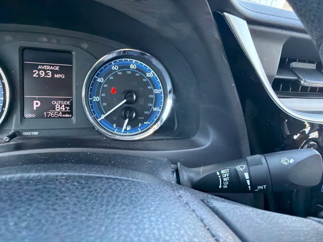 Used 2017 Toyota Corolla LE w/ Carpet Mat Package (TMS) FWD image 43
