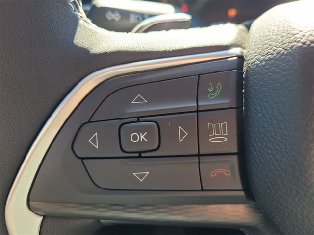 Used 2025 Jeep Grand Cherokee Altitude image 24