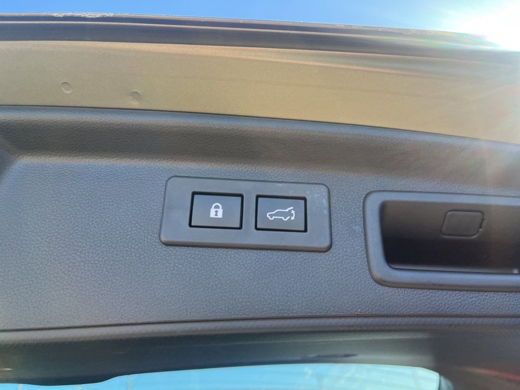 Used 2023 Subaru Forester Touring image 10