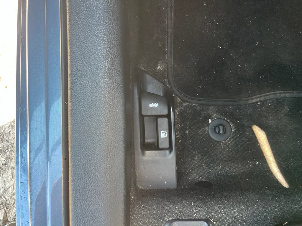Used 2024 Toyota Corolla LE FWD image 18