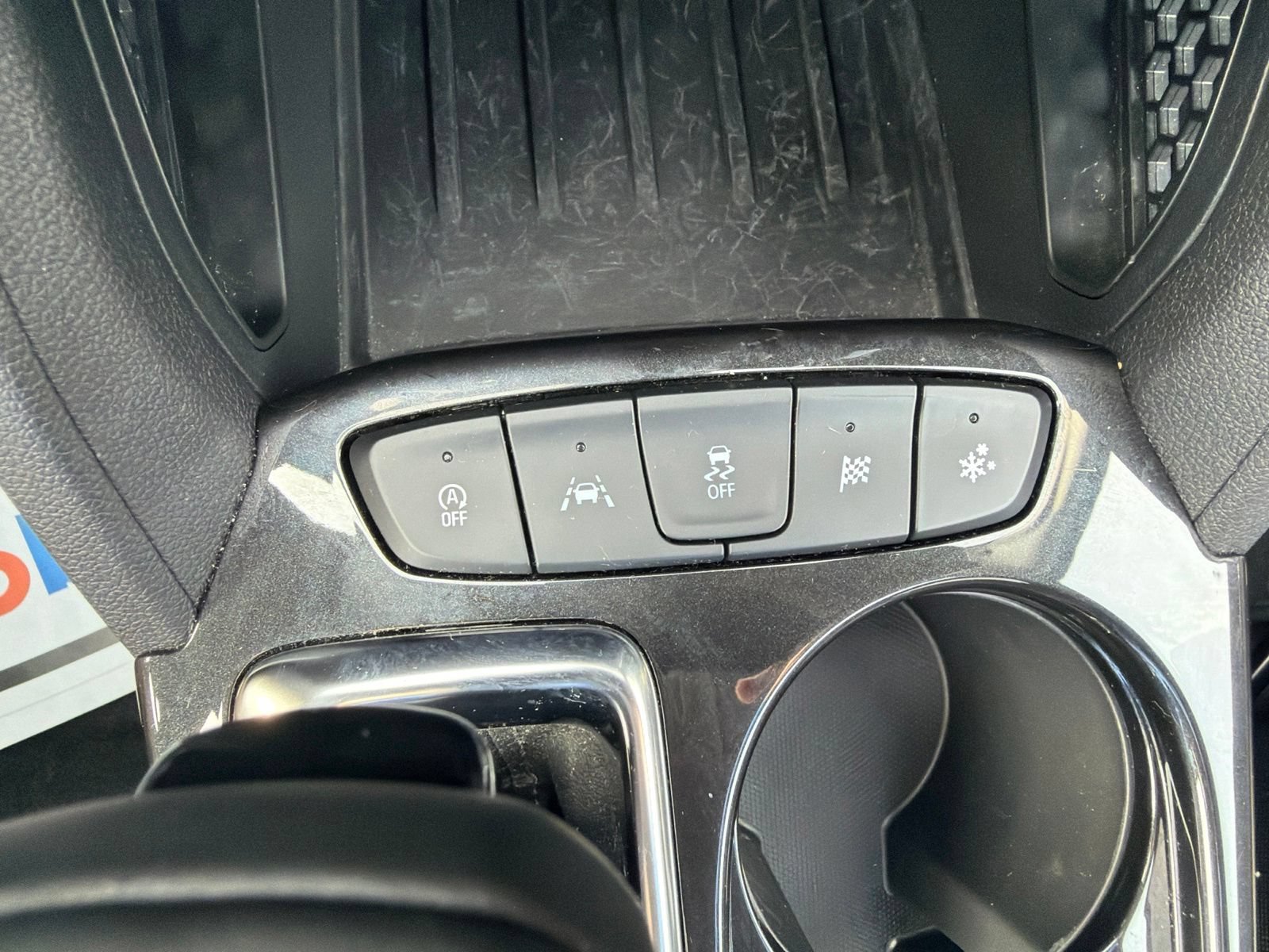 Used 2024 Chevrolet TrailBlazer LT w/ LT Cold Weather Package FWD image 16