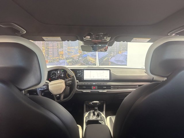 Used 2025 Kia K4 GT-Line w/ GT-Line Premium Package image 18