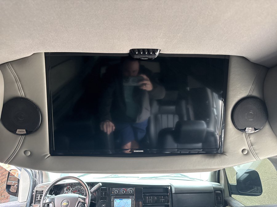 Used 2014 Chevrolet Express 2500 Extended RWD image 45