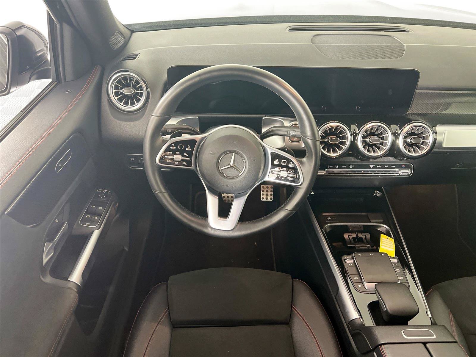 Used 2022 Mercedes-Benz GLB 250 4MATIC image 23
