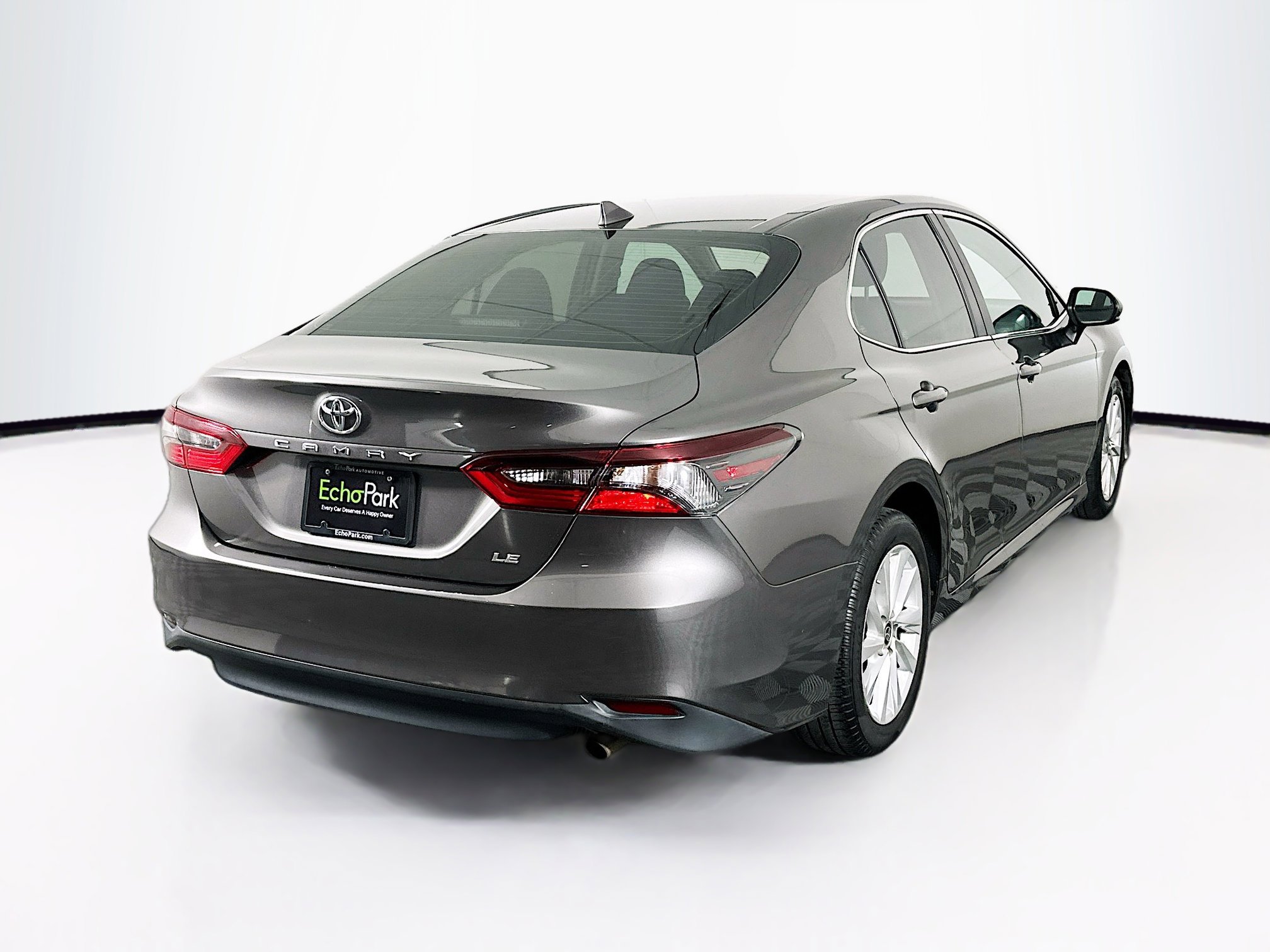 Used 2021 Toyota Camry LE image 9