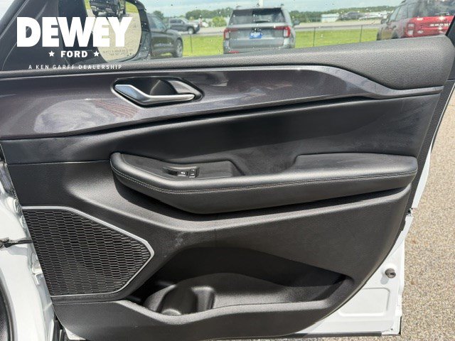 Used 2022 Jeep Grand Cherokee Altitude AWD/4WD image 34