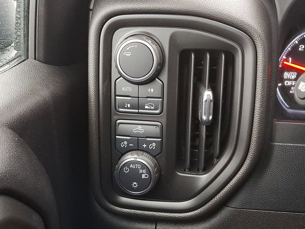 Used 2022 Chevrolet Silverado 1500 Custom image 21