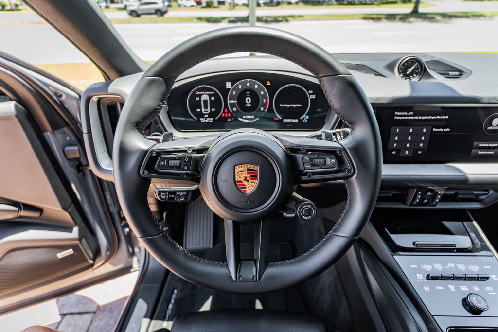Used 2024 Porsche Cayenne S AWD/4WD image 23