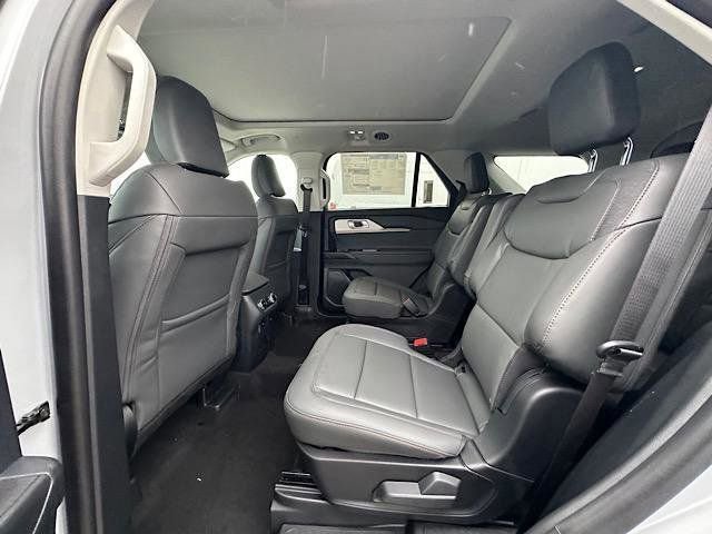New 2026 Ford Explorer Active w/ Active Comfort Package image 12